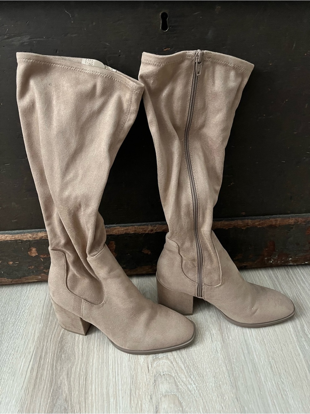 Vionic Women’s Inessa Faux Suede Water Repellent Knee-High Boots Size 7.5